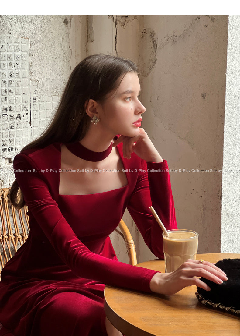 DPLAY2022 autumn and winter French retro square neck lady style wine red  velvet slit dress light dress - Esther