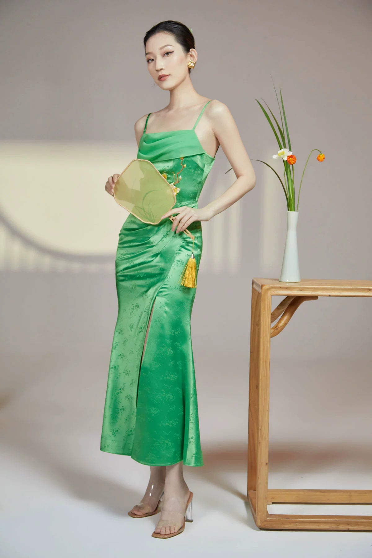 Magic Q green stand up collar bell sleeves shawl folded pleated embroidered slit dress - Mnie