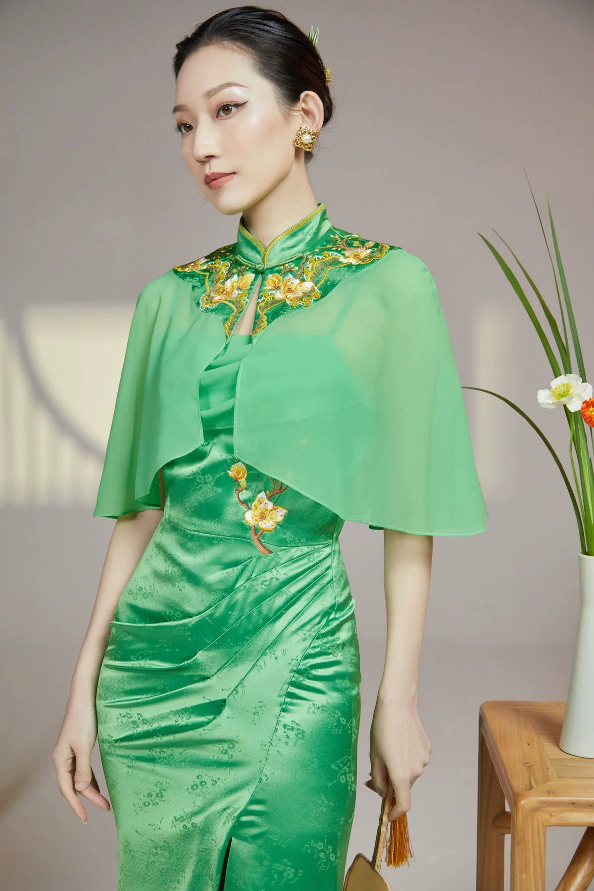 Magic Q green stand up collar bell sleeves shawl folded pleated embroidered slit dress - Mnie